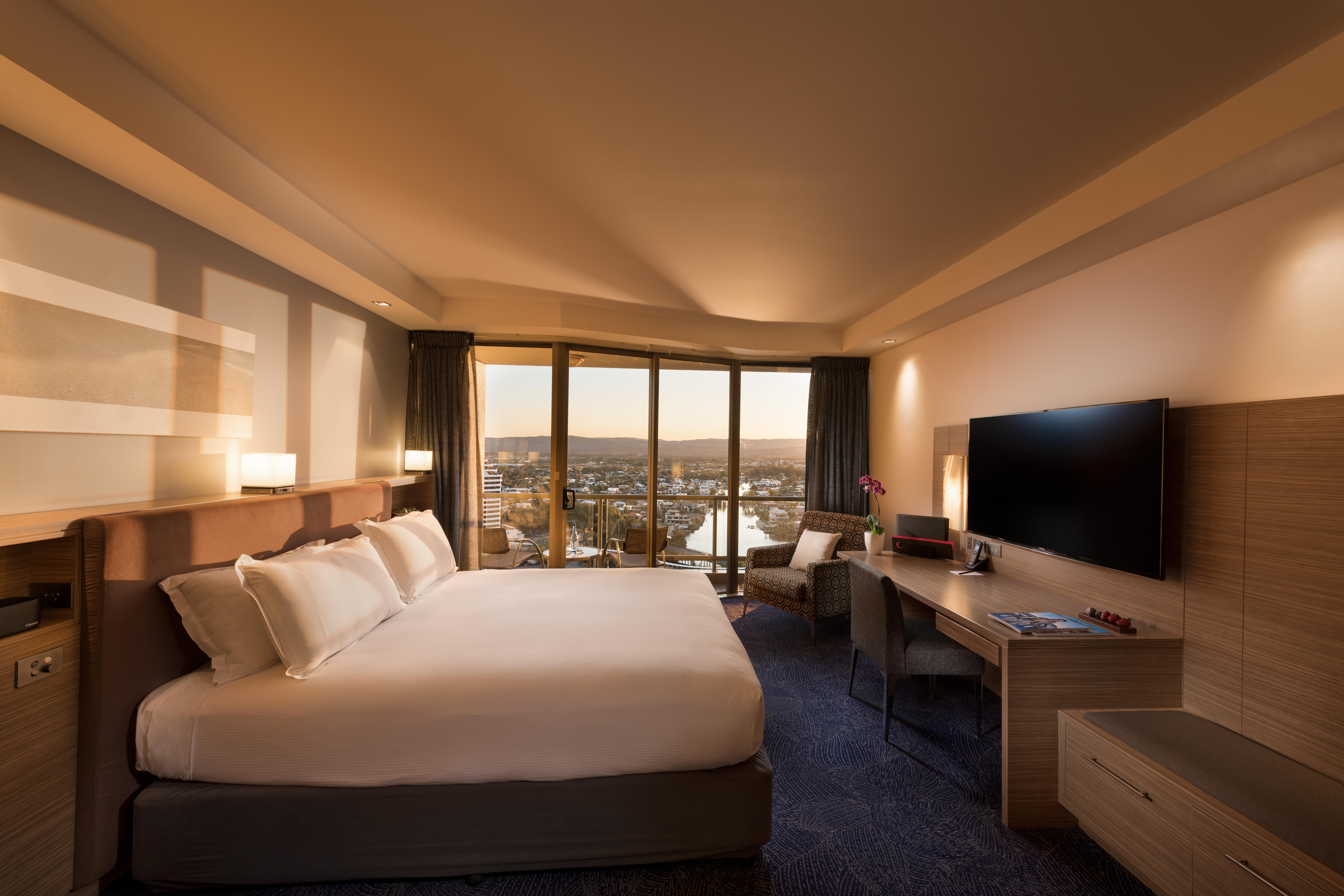 Sofitel Gold Coast Broadbeach Eksteriør billede A room at the Crowne Plaza Hotel
