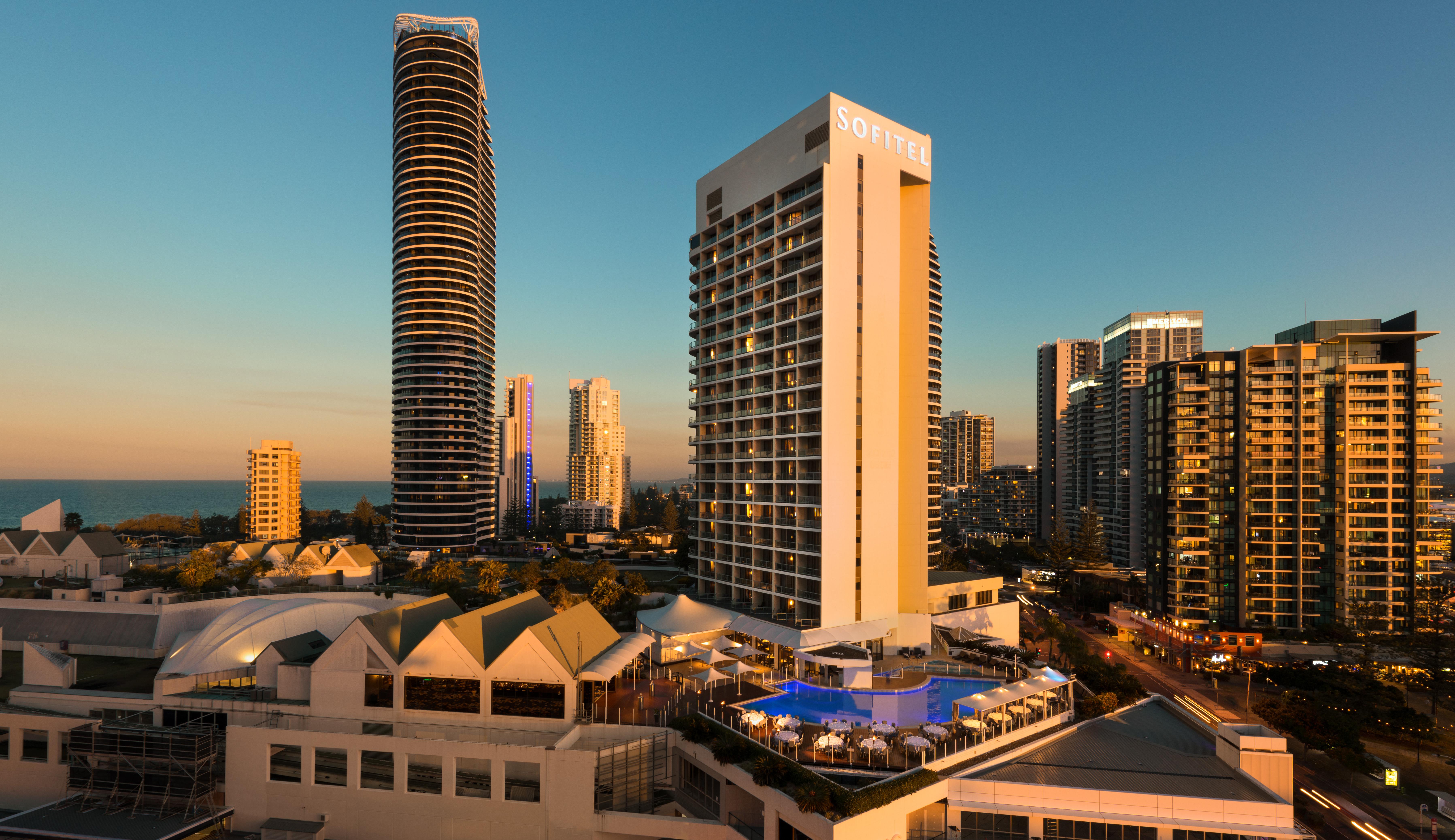 Sofitel Gold Coast Broadbeach Eksteriør billede The hotel in 2012