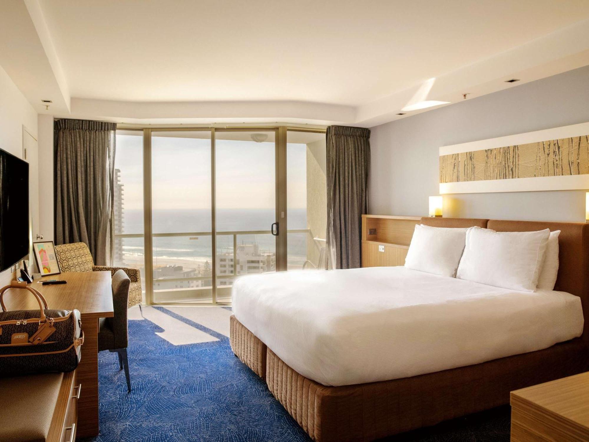 Sofitel Gold Coast Broadbeach Eksteriør billede A guest room at Hilton Tel Aviv
