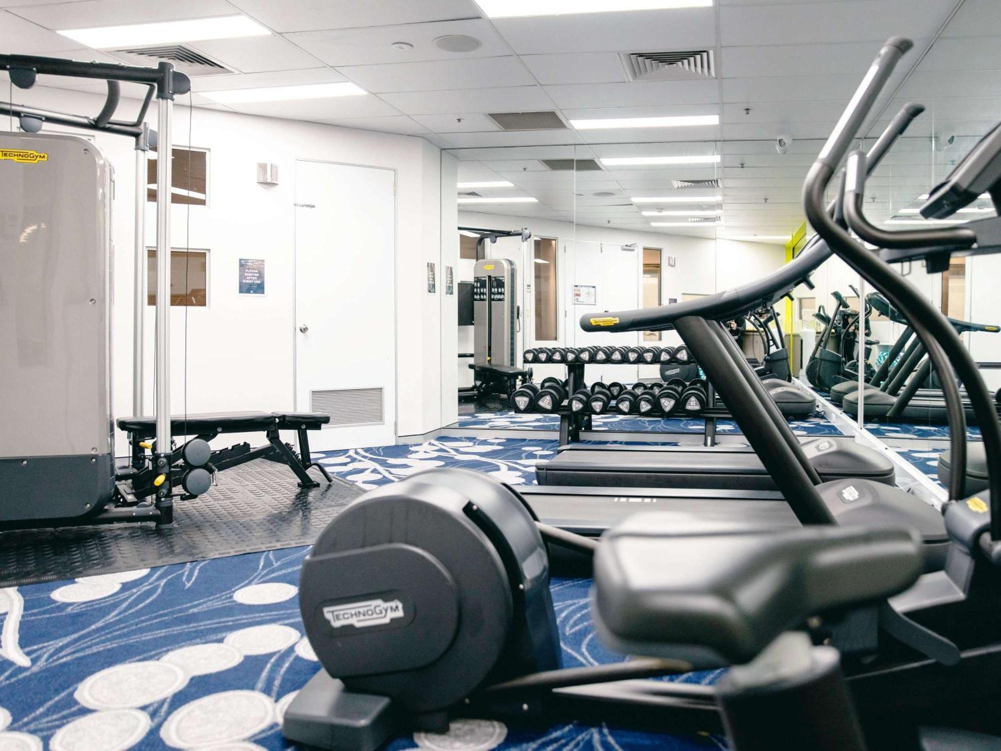Sofitel Gold Coast Broadbeach Eksteriør billede The gym at the hotel