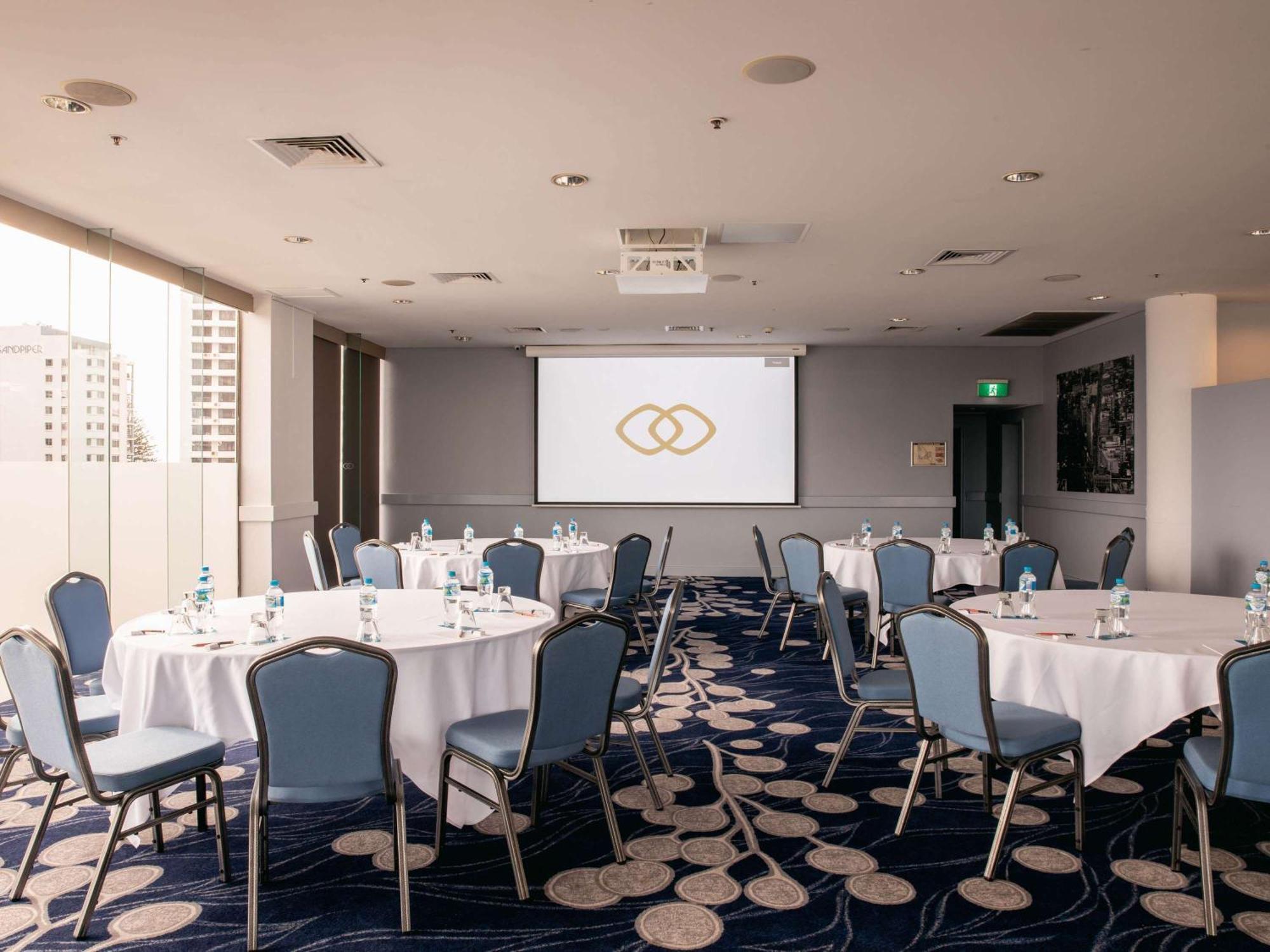 Sofitel Gold Coast Broadbeach Eksteriør billede The meeting room at the hotel