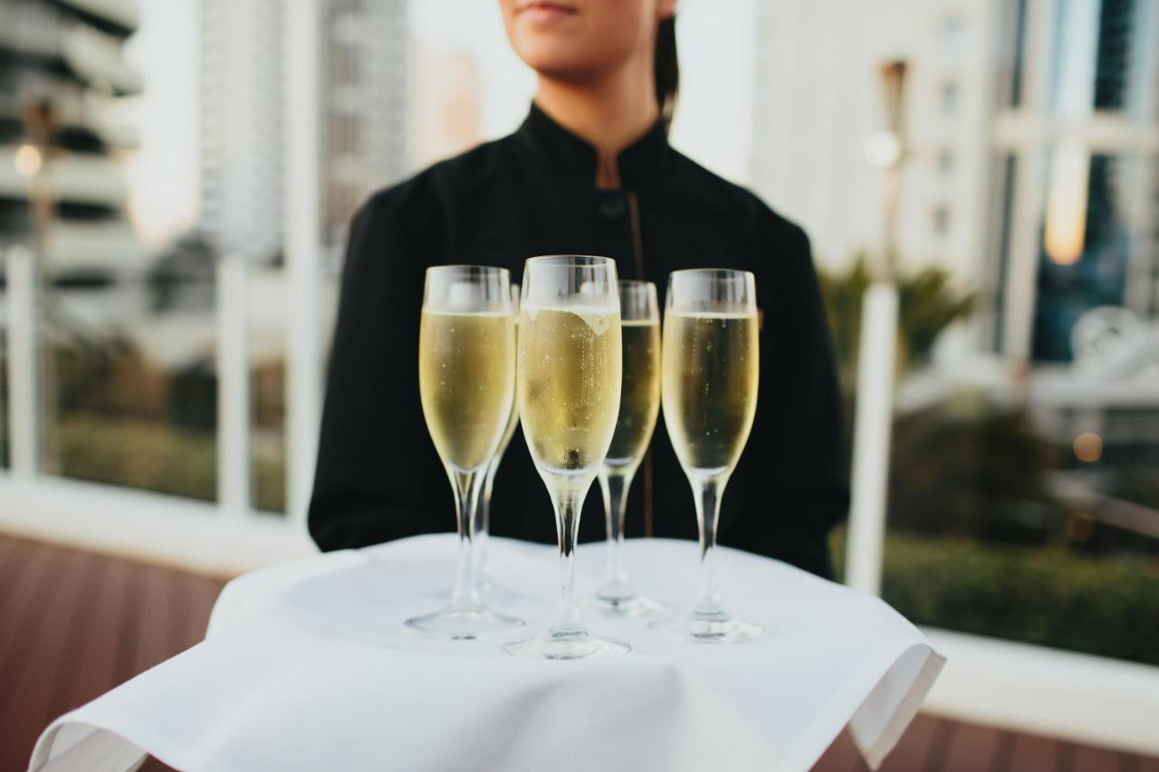 Sofitel Gold Coast Broadbeach Eksteriør billede A tray of champagne